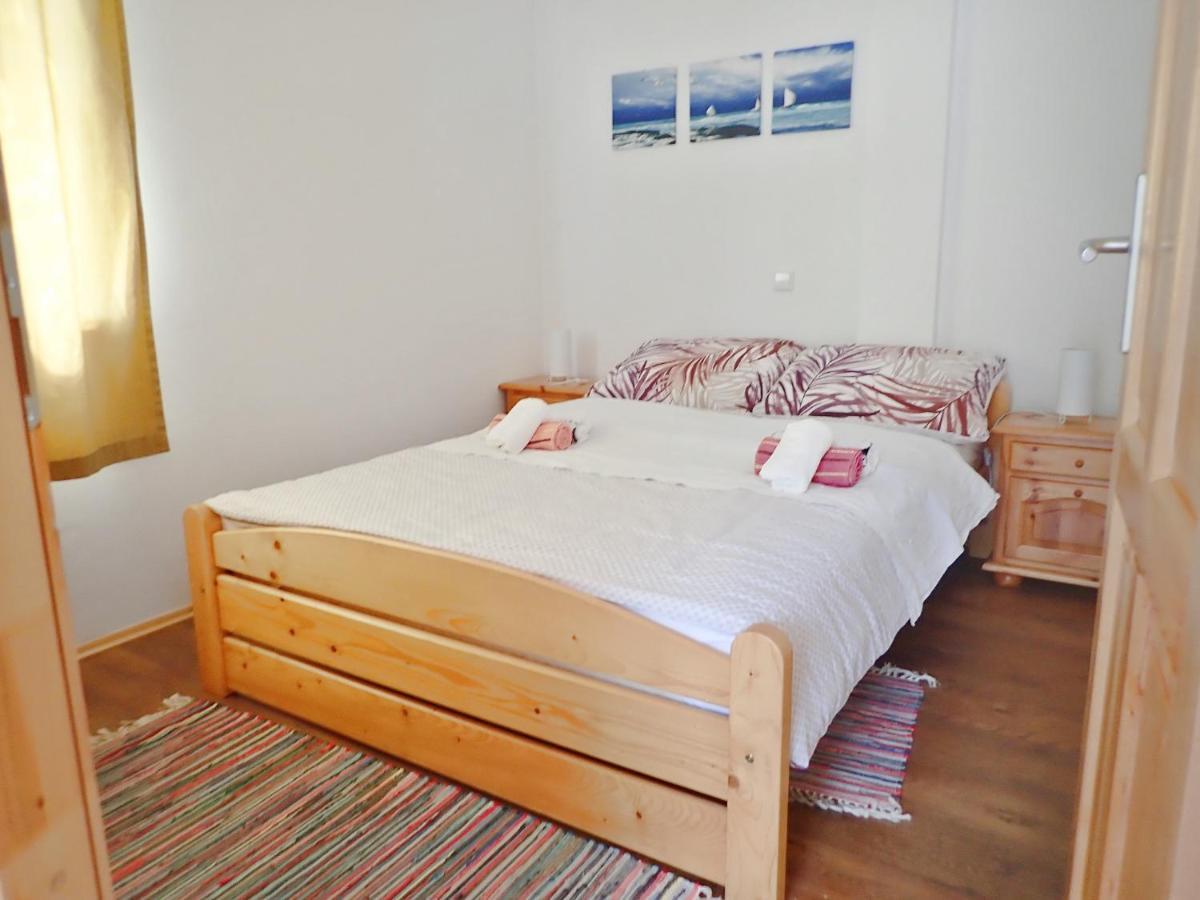 Apartment Maca Starigrad Paklenica Exterior foto