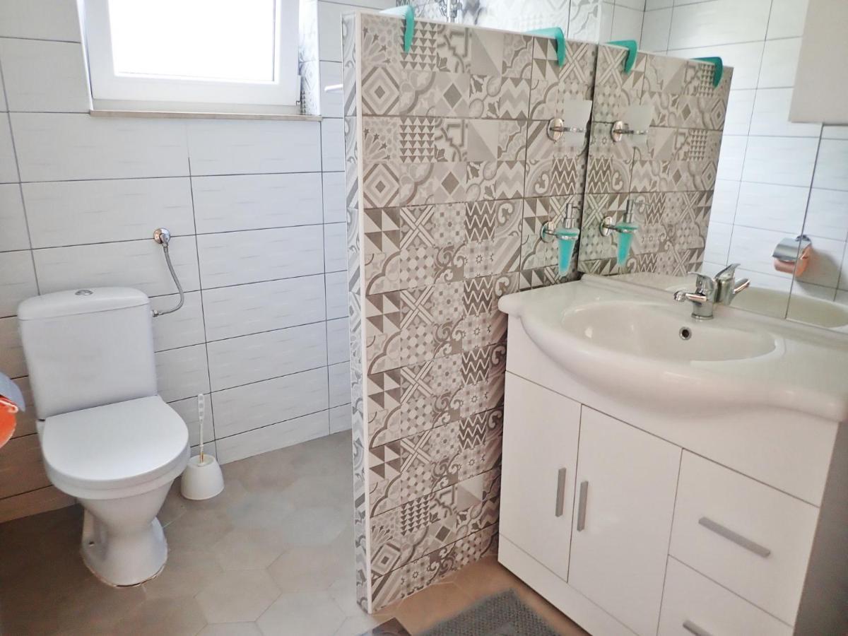 Apartment Maca Starigrad Paklenica Exterior foto